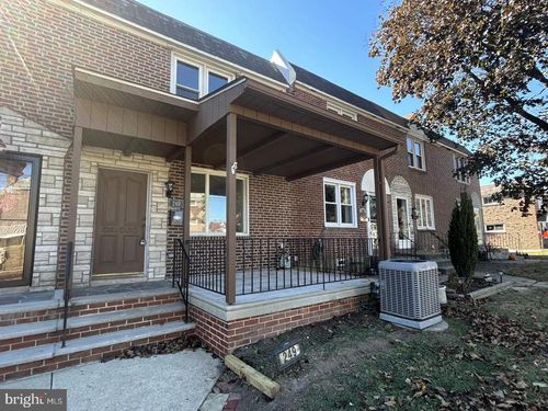 249 Park Dr, GLENOLDEN, PA, 19036-1615 | Card Image