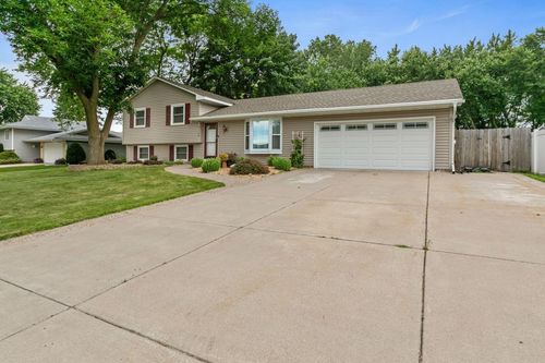 8120 77th St S, Cottage Grove, MN, 55016-2091 | Card Image