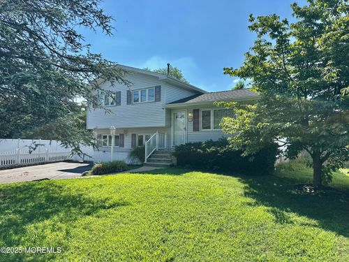 2 Palmer Rd, Middletown, NJ, 07748-1210 | Card Image