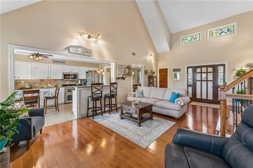 3711 Ne Beechwood Dr, Lee's Summit, MO, 64064-1863 | Card Image