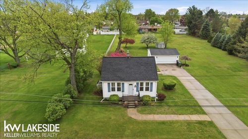 8222 Devon Dr, Shelby Township, MI, 48317-1423 | Card Image