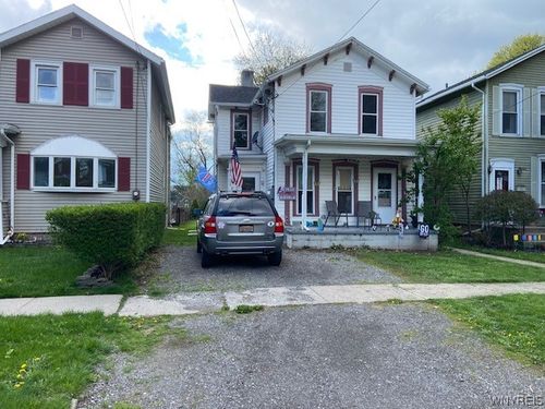 335 Pine St, Lockport, NY, 14094-4928 | Card Image