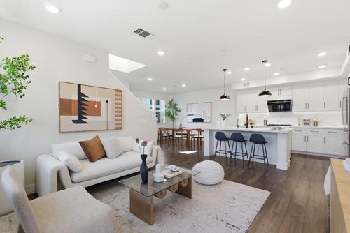 652 Obsidian Dr, San Jose, CA, 95133 | Card Image