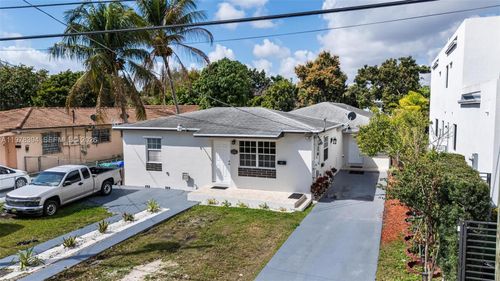 2862 Sw 38th Ct, Miami, FL, 33134-7348 | Card Image