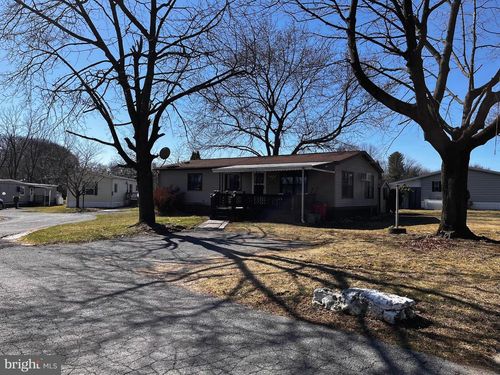 8955 Breinig Run Cir, BREINIGSVILLE, PA, 18031-2030 | Card Image