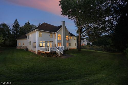18 Wildwood Ter, Watchung, NJ, 07069-5815 | Card Image