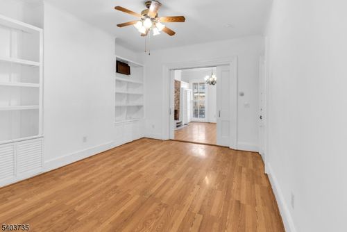 564 Hudson Ave, Weehawken, NJ, 07086-5754 | Card Image