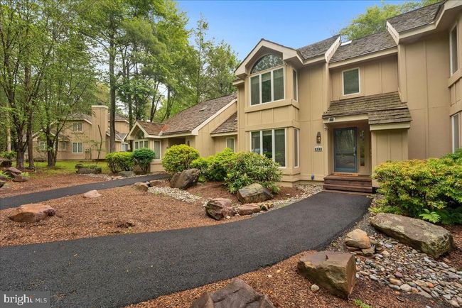 823 Crest Pines Ln, Townhouse with 3 bedrooms, 3 bathrooms and null parking in Pocono Pines PA | Image 30