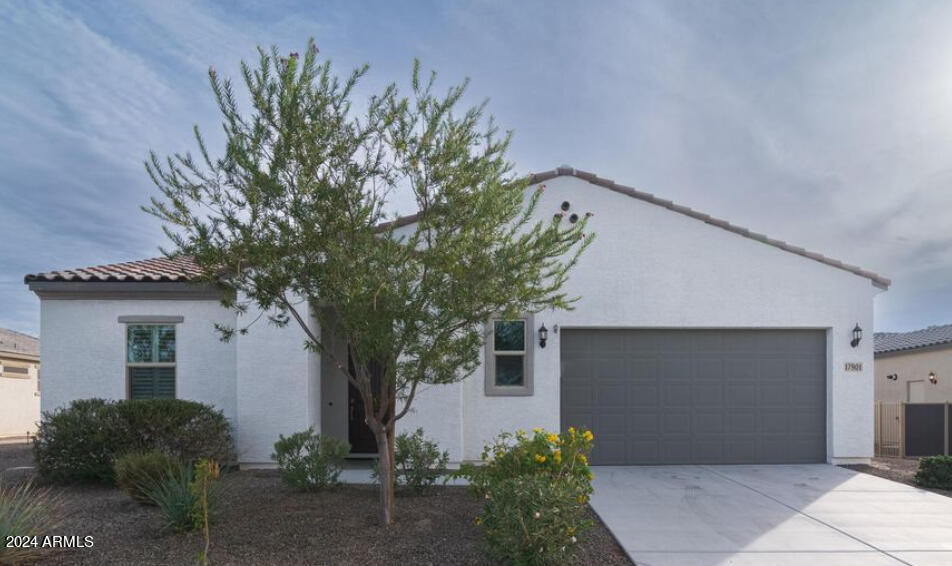 17901 W Ashurst Drive, For Sale in Goodyear Zoocasa