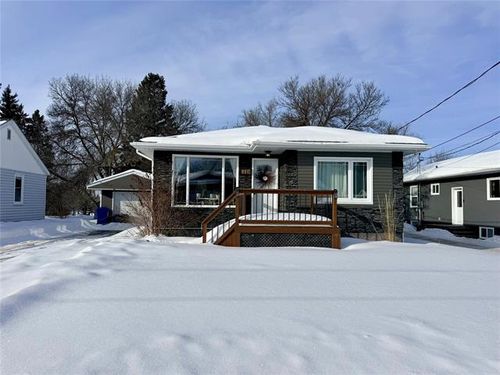 452 9th Ave N, Swan River, MB, R0L1Z0 | Card Image