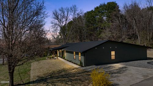 4015 Hitching Post Rd, Pigeon Forge, TN, 37863-3631 | Card Image