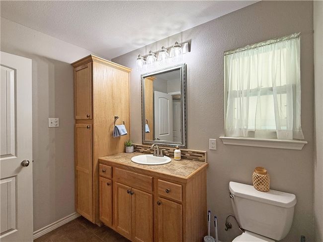 1020 S Live Oak St, House other with 2 bedrooms, 2 bathrooms and null parking in Rockport TX | Image 20