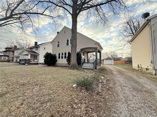 837 Eastland Ave, Akron, OH, 44305-1301 | Card Image