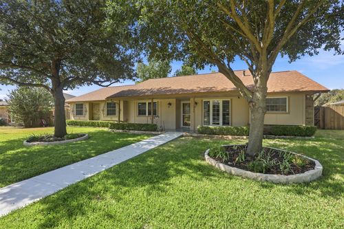 1550 Oak Creek Dr, Lewisville, TX, 75077-2736 | Card Image