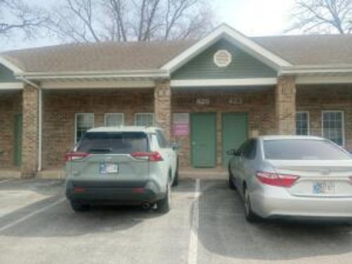 425 N Broad St, Griffith, IN, 46319-2223 | Card Image