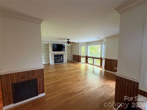 111 Burning Tree Ln, Flat Rock, NC, 28731-9465 | Card Image