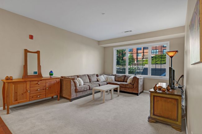 UNIT-211 - 1 King Philip Dr, Condo with 2 bedrooms, 2 bathrooms and null parking in West Hartford CT | Image 14