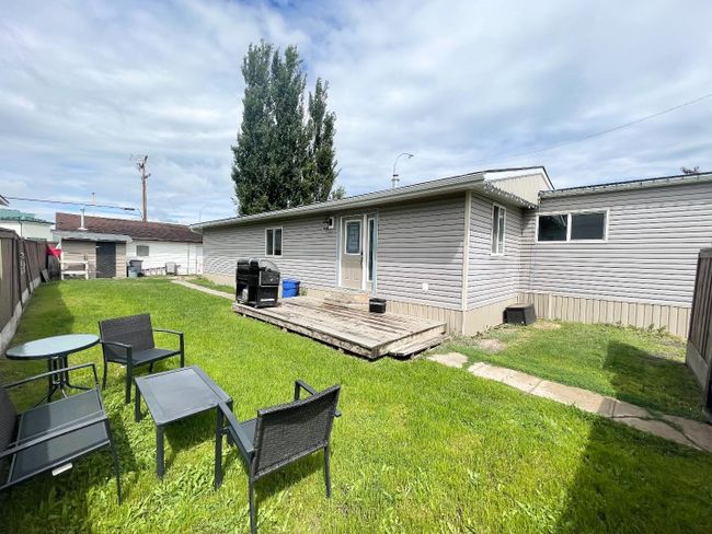 39 Auttreaux Drive, Home with 3 bedrooms, 1 bathrooms and 2 parking in Whitecourt AB | Image 3