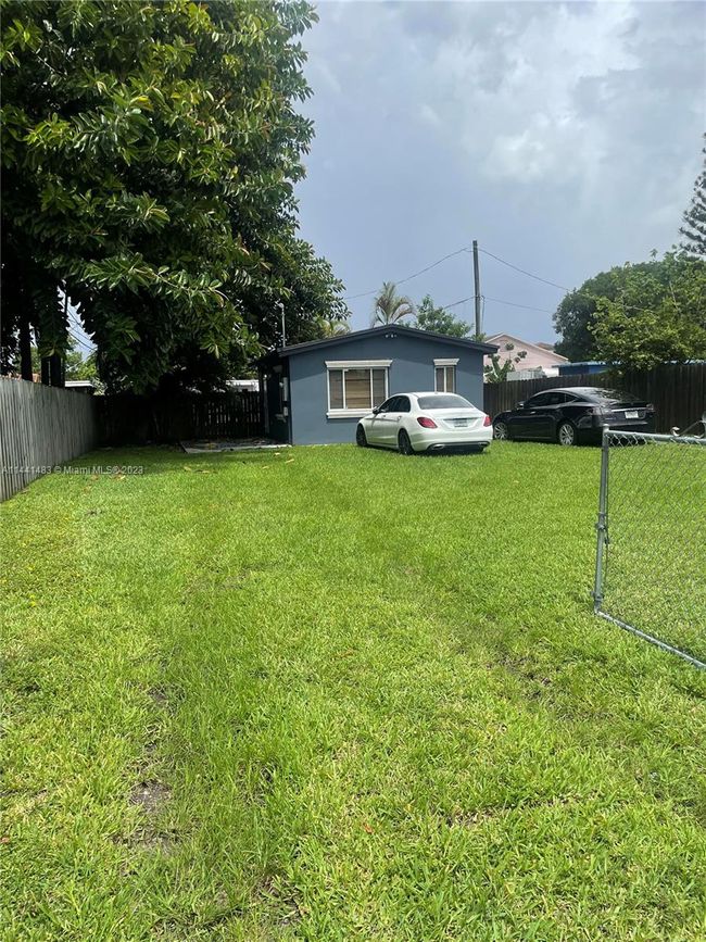 0 - 2506 Ludlam Rd, House other with 1 bedrooms, 1 bathrooms and null parking in Miami FL | Image 2