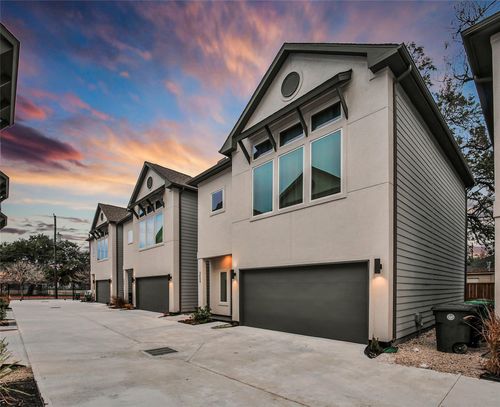 2426 Cochran St, Houston, TX, 77009-7828 | Card Image