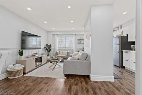 19 Stewart Maclaren Rd, Georgetown, ON, L7G5L8 | Card Image