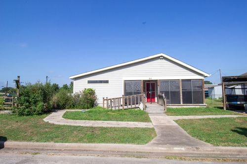 815 4th St, Hempstead, TX, 77445-5441 | Card Image
