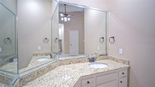 Spacious master bathroom | Image 12