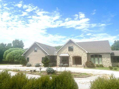 2000 E Madison Rd, Arkansas City, KS, 67005-8901 | Card Image