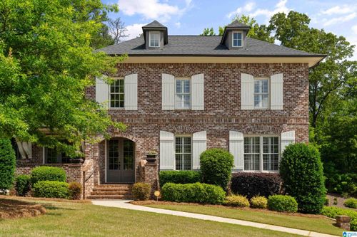 1075 Magnolia Run, Hoover, AL, 35226-5075 | Card Image