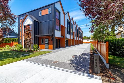 8-10485 Resthaven Dr, Sidney, BC, V8L | Card Image