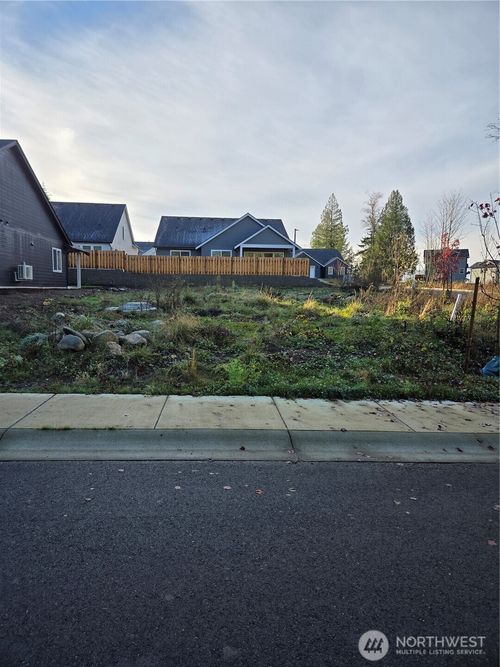 2811 Oleander Ln, Blaine, WA, 98230-2003 | Card Image