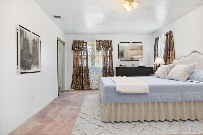 6 Sunflower Ct, House other with 4 bedrooms, 3 bathrooms and null parking in Coram NY | Image 9