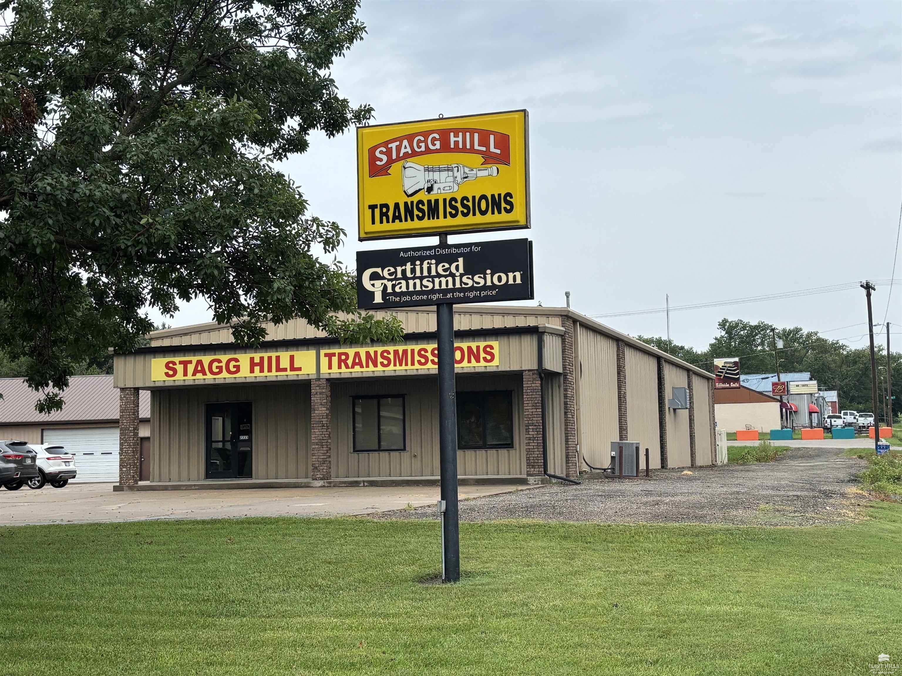 2333 Skyvue Ln, Manhattan, KS 66502-3179