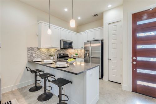 c-1106 Lambie St, Austin, TX, 78702-5239 | Card Image