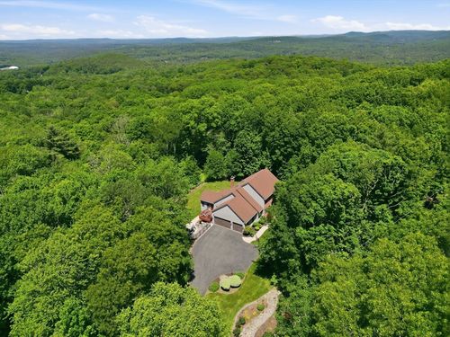 2 Highview Cir, Wilbraham, MA, 01095-2309 | Card Image