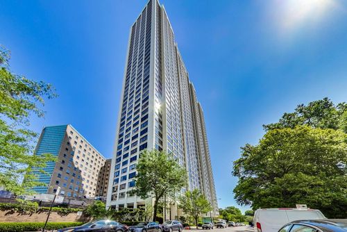 2414-2800 N Lake Shore Dr, Chicago, IL, 60657-6248 | Card Image