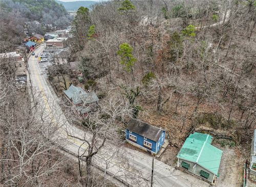 98 S Main St, Eureka Springs, AR, 72632-3624 | Card Image