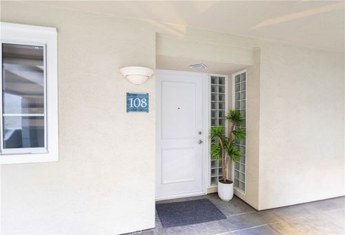 108-2233 Martin, Irvine, CA, 92612-1417 | Card Image