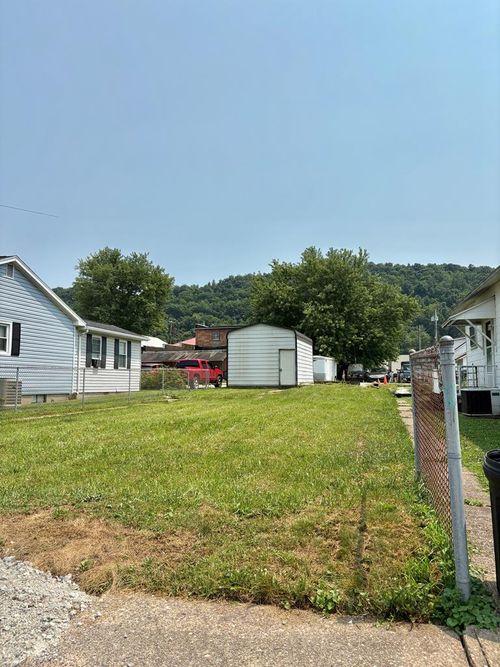 108 N 3rd Ave, Paden City, WV, 26159-1412 | Card Image