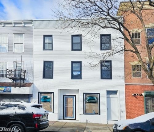 4-130 1st St, Elizabethport, NJ, 07206-1749 | Card Image