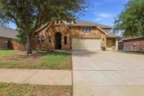 1004 Tara Dr, Burleson, TX, 76028-8243 | Card Image