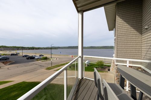 210-1215 N Lakeshore Dr, Lake City, MN, 55041-1170 | Card Image