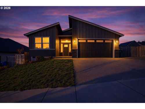 753 Ne Wildwood Dr, Estacada, OR, 97023-7796 | Card Image