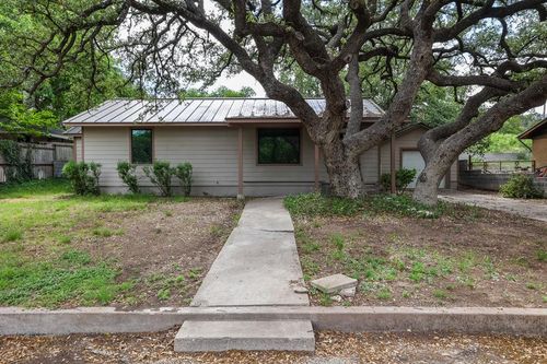 614 Coates St, Ozona, TX, 76943-3303 | Card Image