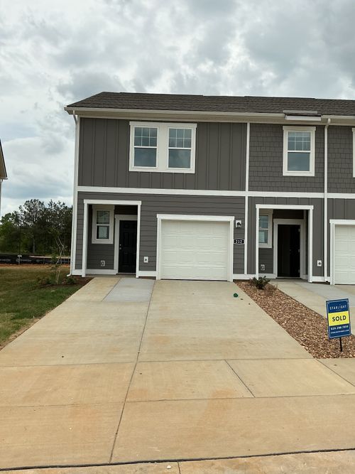 212 Darlington Drive, Dickson, TN, 37055 | Card Image