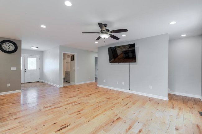 266 Locustdale Loop, House other with 6 bedrooms, 3 bathrooms and null parking in SHENANDOAH VA | Image 9