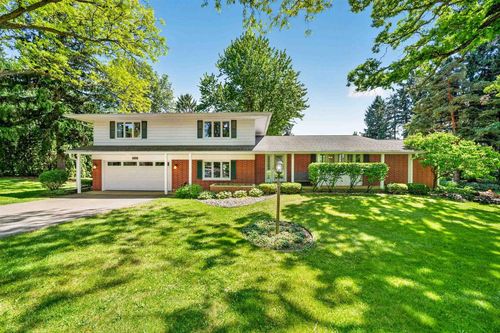 5567 Shamrock Lane, Fitchburg, WI, 53711 | Card Image