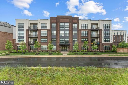 101-43795 Transit Sq, ASHBURN, VA, 20147-7258 | Card Image