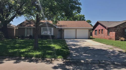 205 Grantham Rd, Baytown, TX, 77521-4218 | Card Image