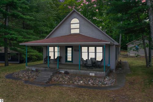 930 S Oak Dr, Lake City, MI, 49651-8038 | Card Image